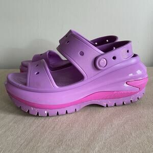 Crocs Classic Mega Crush Sandals